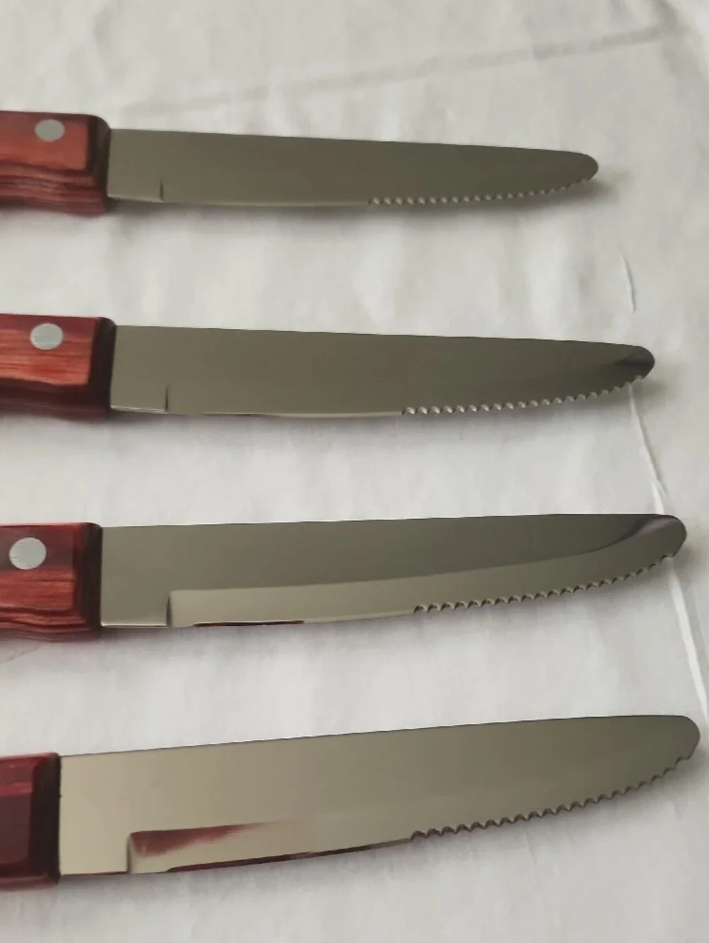 Taramonita Serrated Porterhouse Steak Knife Set - Red Wood Handles (4) Rounded